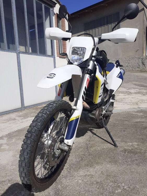 Husqvarna 701 Enduro (2017 - 19) (2)
