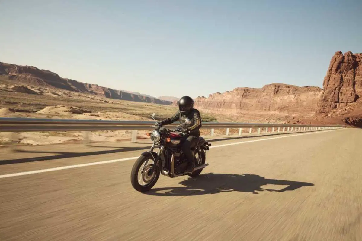 Triumph Bonneville 2026: evoluzione tecnica per le Modern Classic inglesi (14)