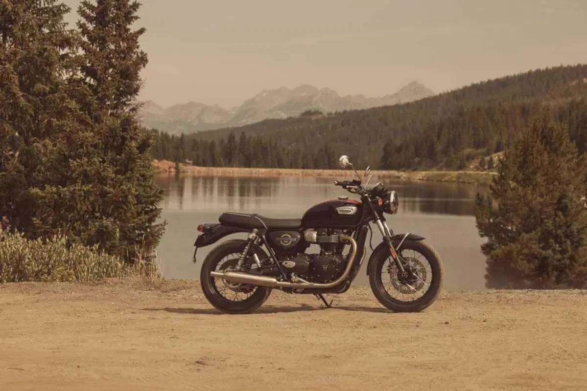 Triumph Bonneville 2026: evoluzione tecnica per le Modern Classic inglesi (17)