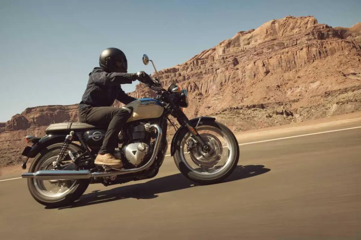Triumph Bonneville 2026: evoluzione tecnica per le Modern Classic inglesi (29)