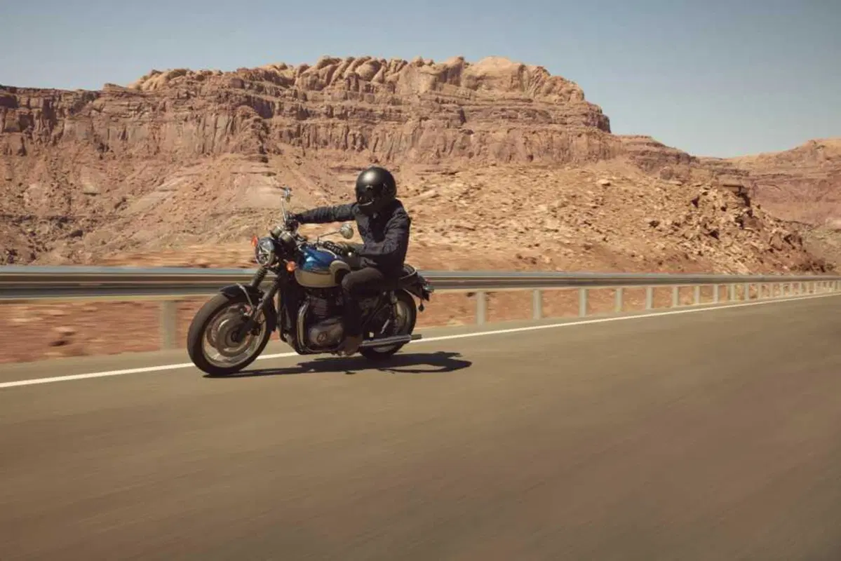 Triumph Bonneville 2026: evoluzione tecnica per le Modern Classic inglesi (32)