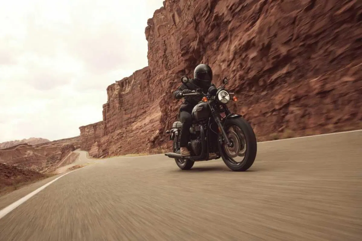 Triumph Bonneville 2026: evoluzione tecnica per le Modern Classic inglesi (36)