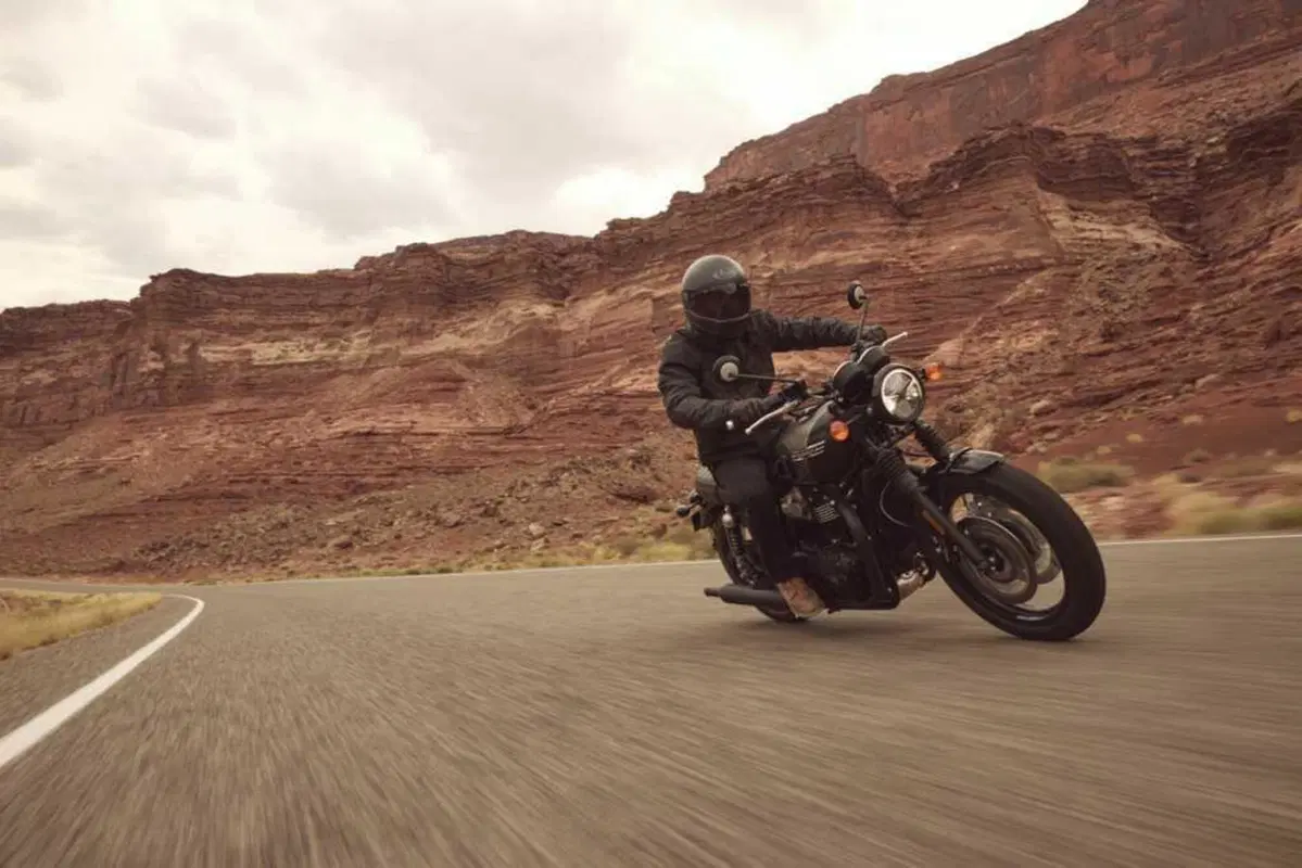 Triumph Bonneville 2026: evoluzione tecnica per le Modern Classic inglesi (39)