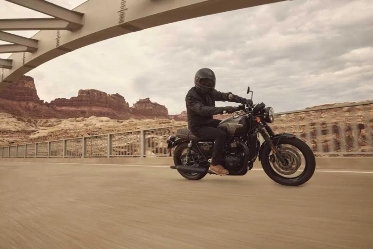 Triumph Bonneville 2026: evoluzione tecnica per le Modern Classic inglesi (41)
