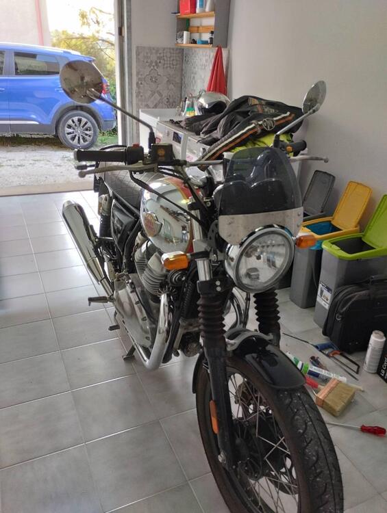 Royal Enfield Interceptor 650 Chrome (2020) (2)