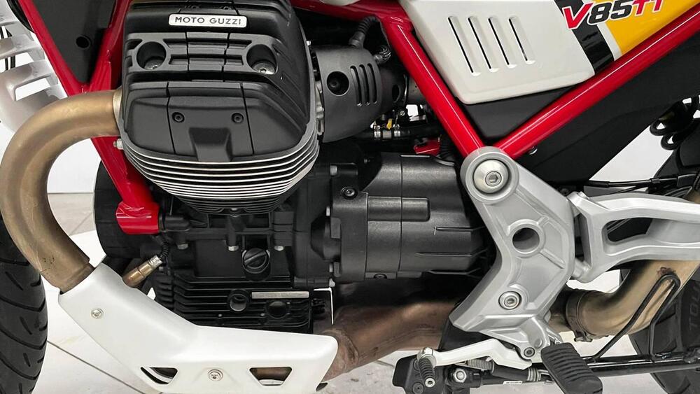 Moto Guzzi V85 TT (2019 - 20) (4)
