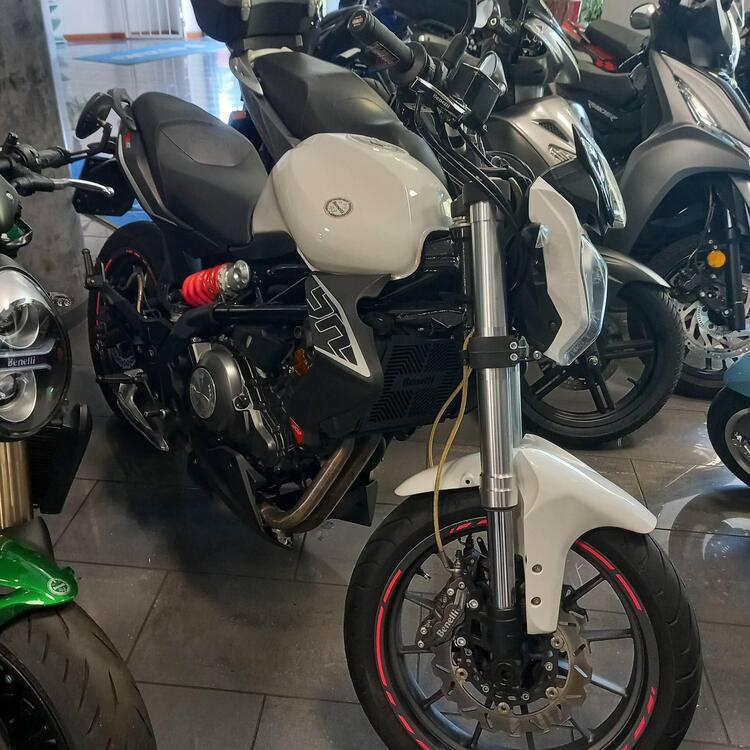 Benelli BN 302 (2014 - 16) (2)