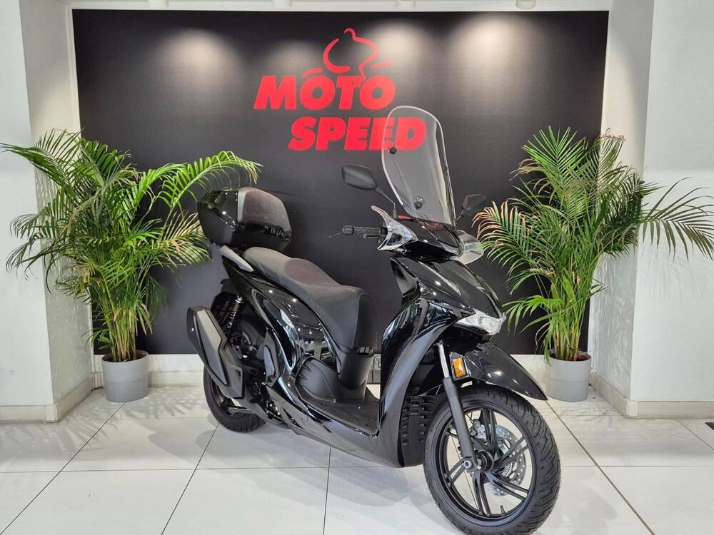 Honda SH 350i GT (2025) (2)