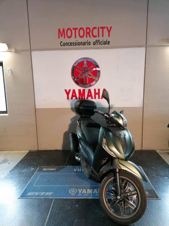 Piaggio Beverly 300 S ABS-ASR (2021 - 25) (2)