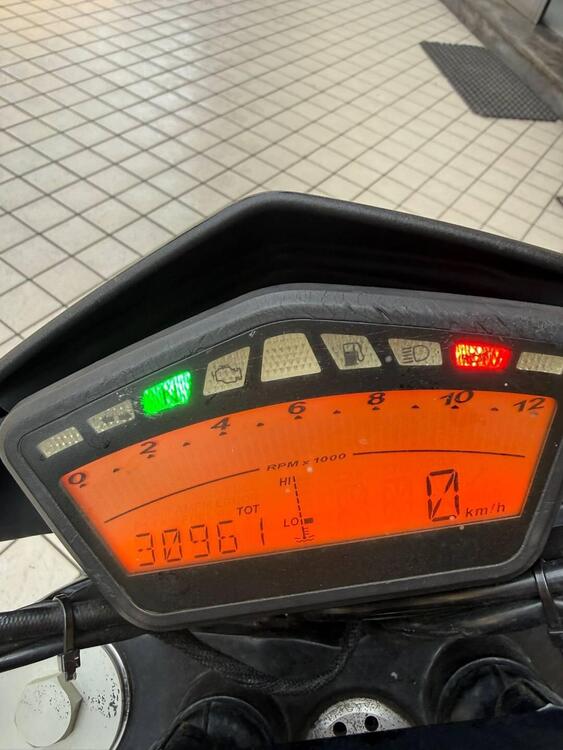 Ducati Hypermotard 796 (2012) (5)