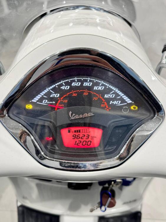 Vespa GTS 300 Hpe (2021 - 22) (3)