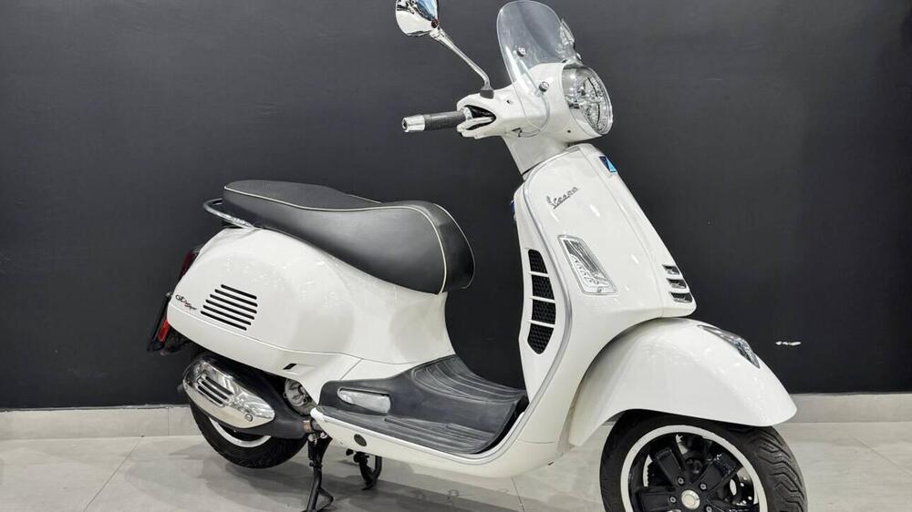 Vespa GTS 300 Hpe (2021 - 22) (4)
