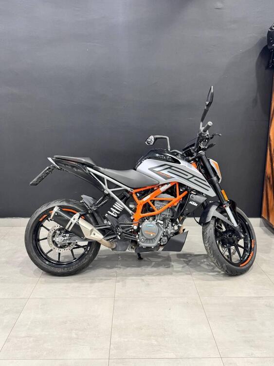 KTM 125 Duke (2021 - 23) (2)