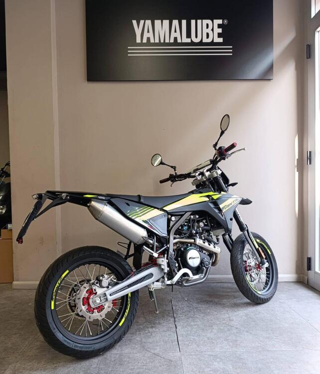 Fantic Motor XMF 125 Motard Performance 4T (2023 - 24) (3)