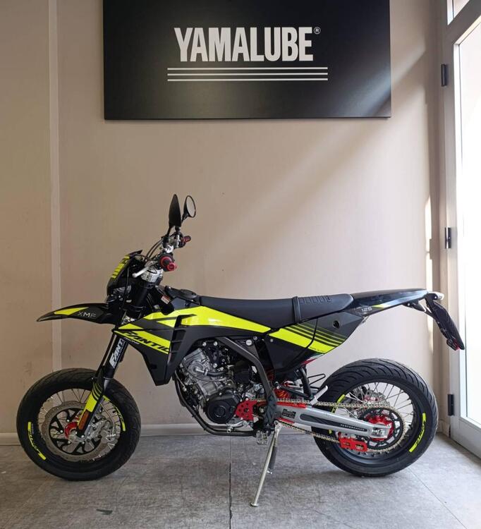 Fantic Motor XMF 125 Motard Performance 4T (2023 - 24) (2)