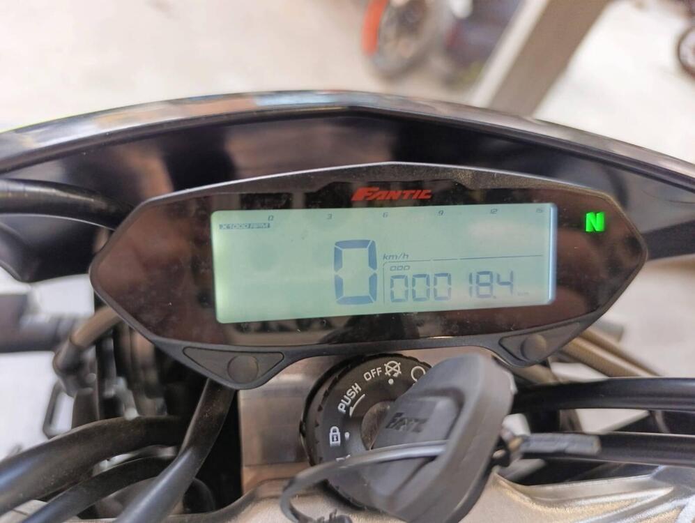 Fantic Motor XMF 125 Motard Performance 4T (2023 - 24) (5)