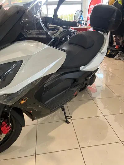 Kymco Xciting 300i R (2007 - 14) usata