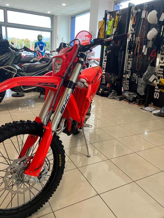 Betamotor RR X-PRO 125 2T Enduro (2026) (2)