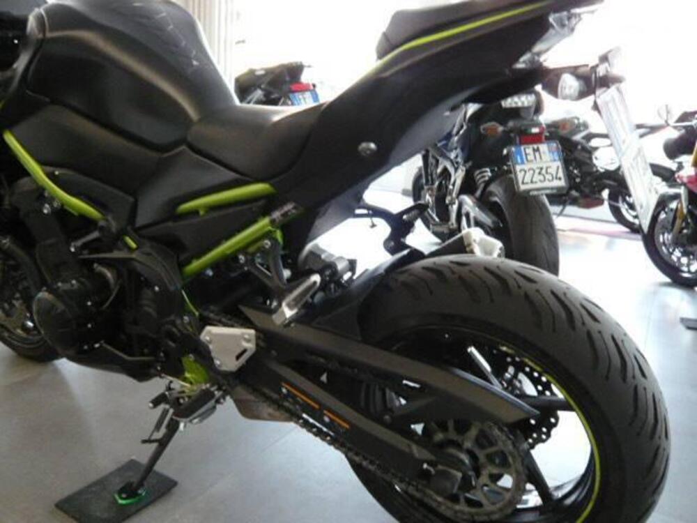 Kawasaki Z 900 Performance (2021 - 24) (5)