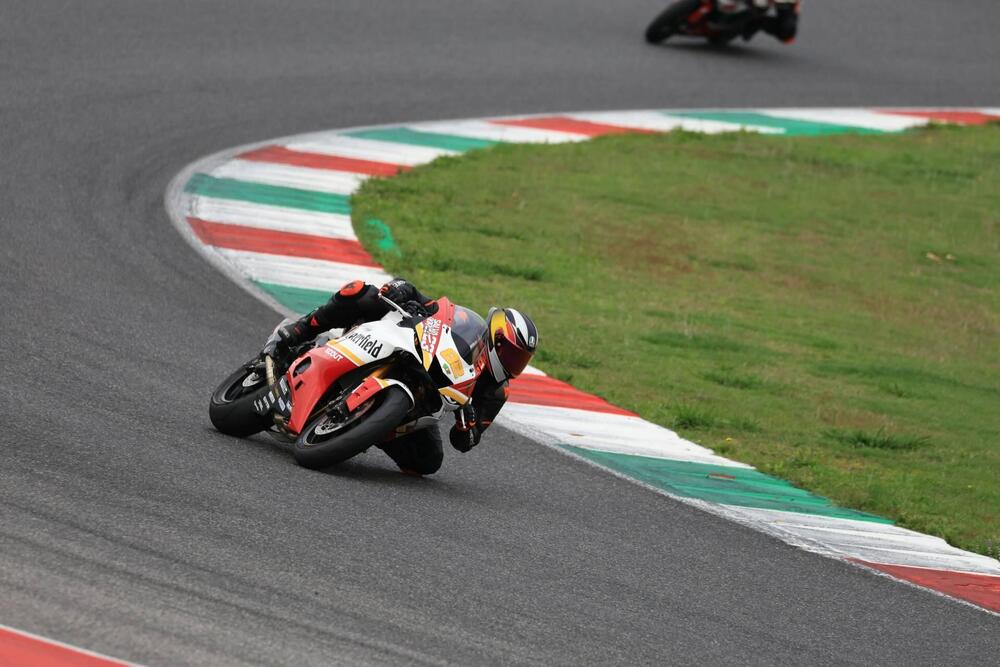 Yamaha YZF R6 Race (2022 - 25)