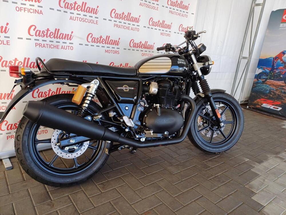 Royal Enfield Interceptor 650 (2021 - 25) (3)