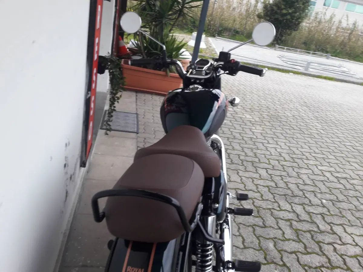 Royal Enfield Classic 350 (2021 - 26) (3)