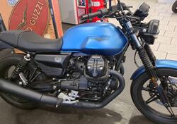 Moto Guzzi V7 Stone (2021 - 24) nuova