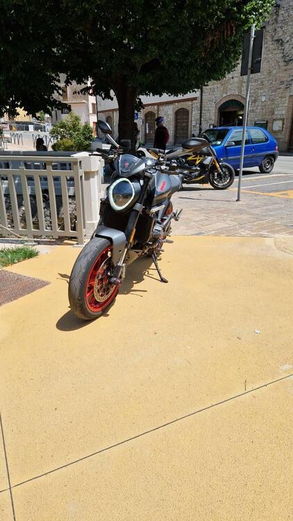 Ducati Monster 937 + (2021 - 25)
