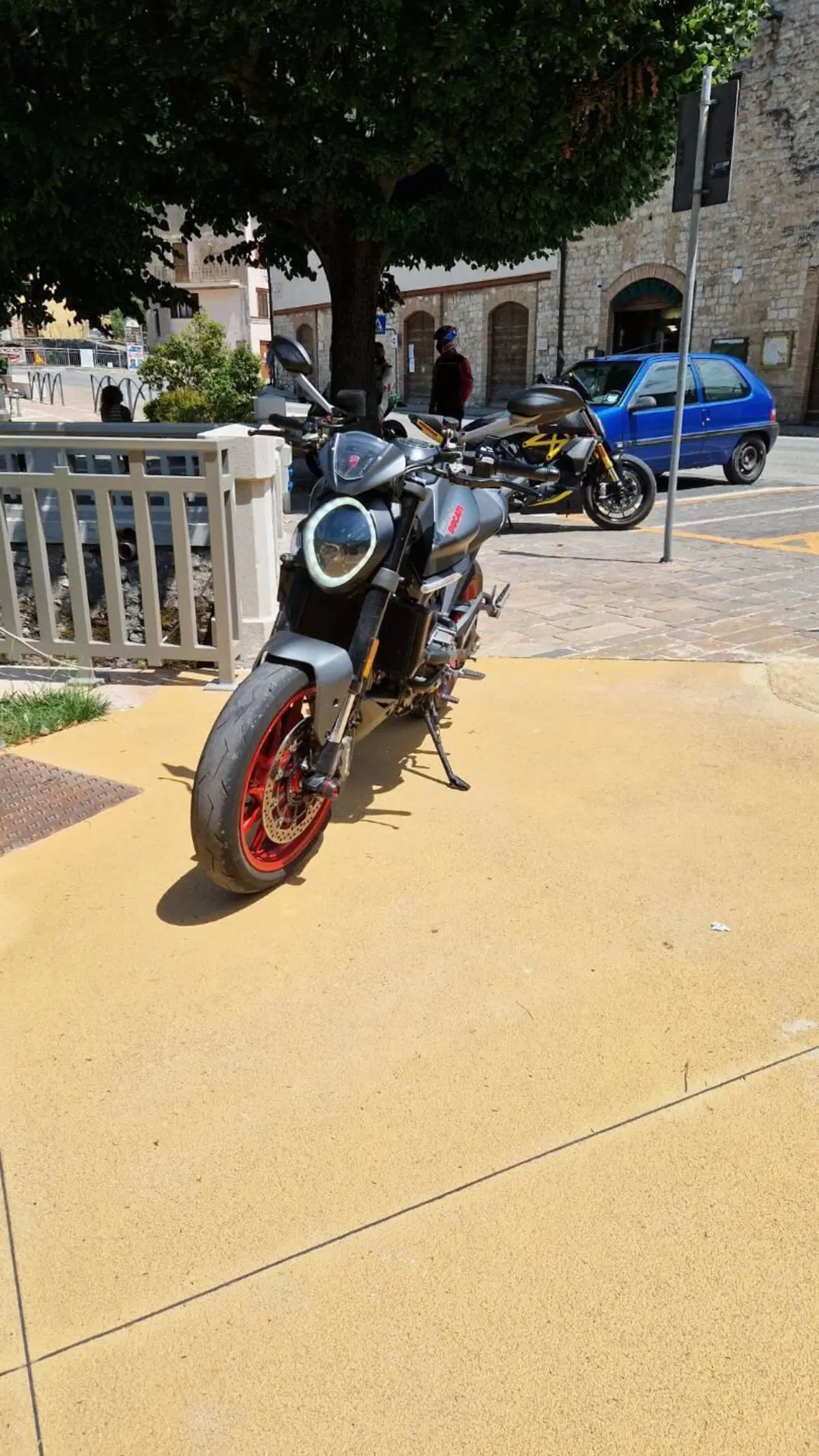 Ducati Monster 937 + (2021 - 25)