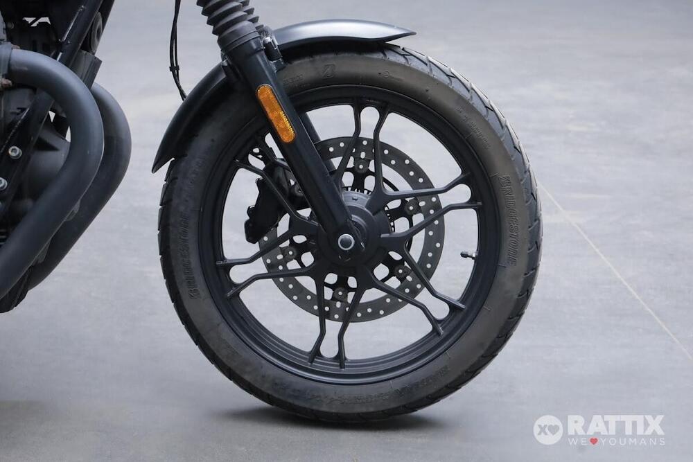 Moto Guzzi V7 III Stone (2017 - 20) (3)