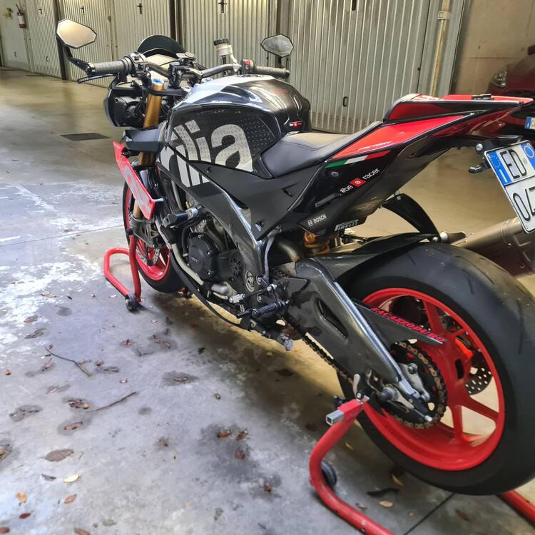 Aprilia Tuono V4 Factory (2017 - 18) (5)