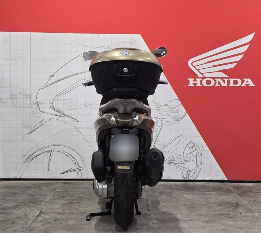 Piaggio Beverly 300 i.e. (2010 - 16) (4)