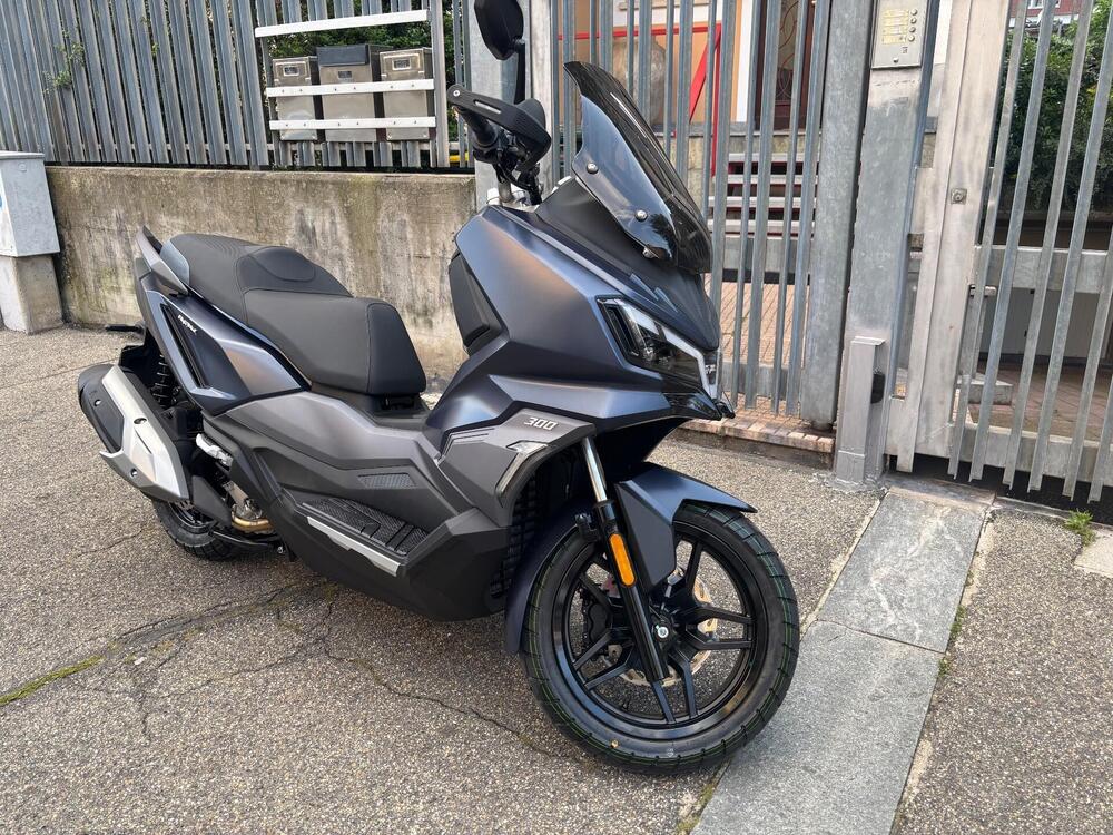 Sym ADX 300 (2024 - 25)