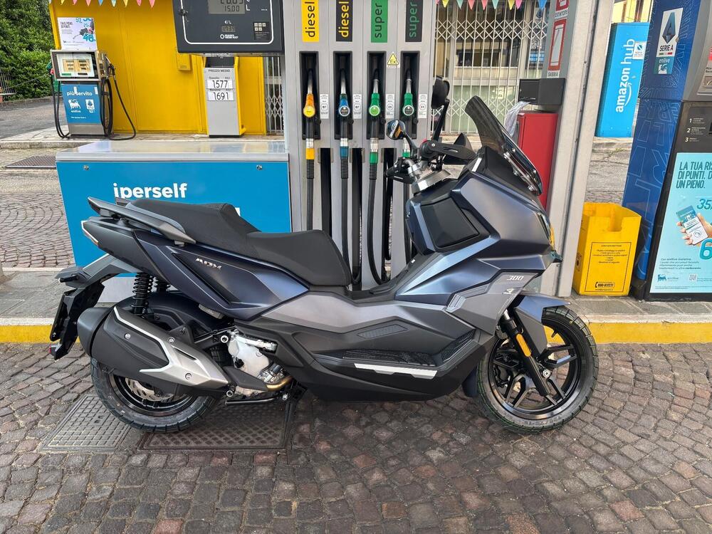 Sym ADX 300 (2024 - 25) (3)