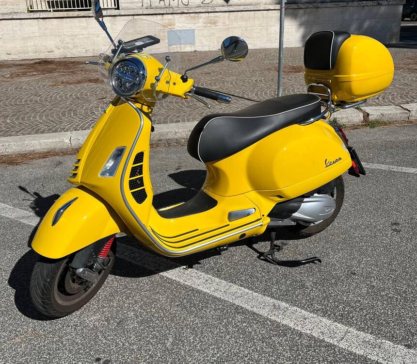 Vespa GTS 300 Super Hpe (2021 - 22) (4)