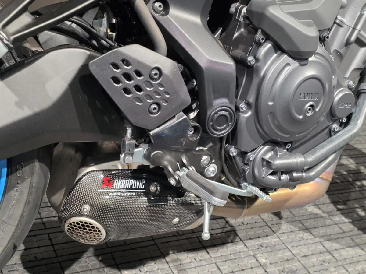 Yamaha MT-07 Y-AMT (2025 - 26) (5)