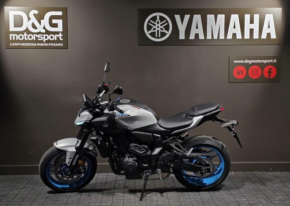 Yamaha MT-07 Y-AMT (2025) (4)