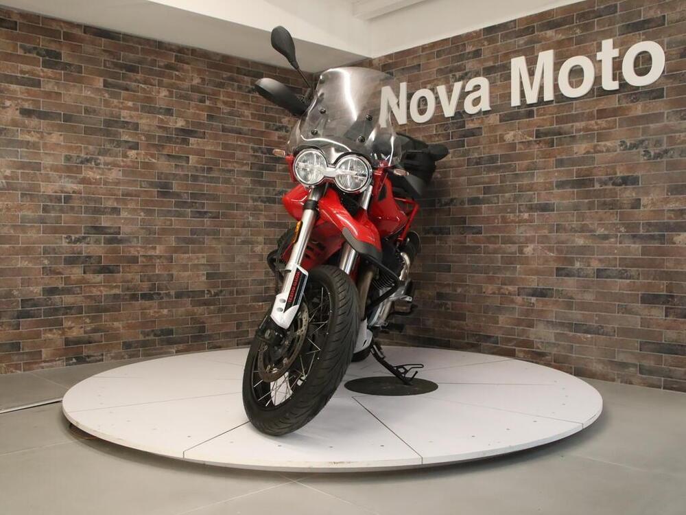 Moto Guzzi V85 TT Evocative Graphics (2021 - 23) (4)