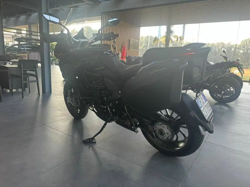MV Agusta Turismo Veloce 800 Lusso (2021 - 23) (9)