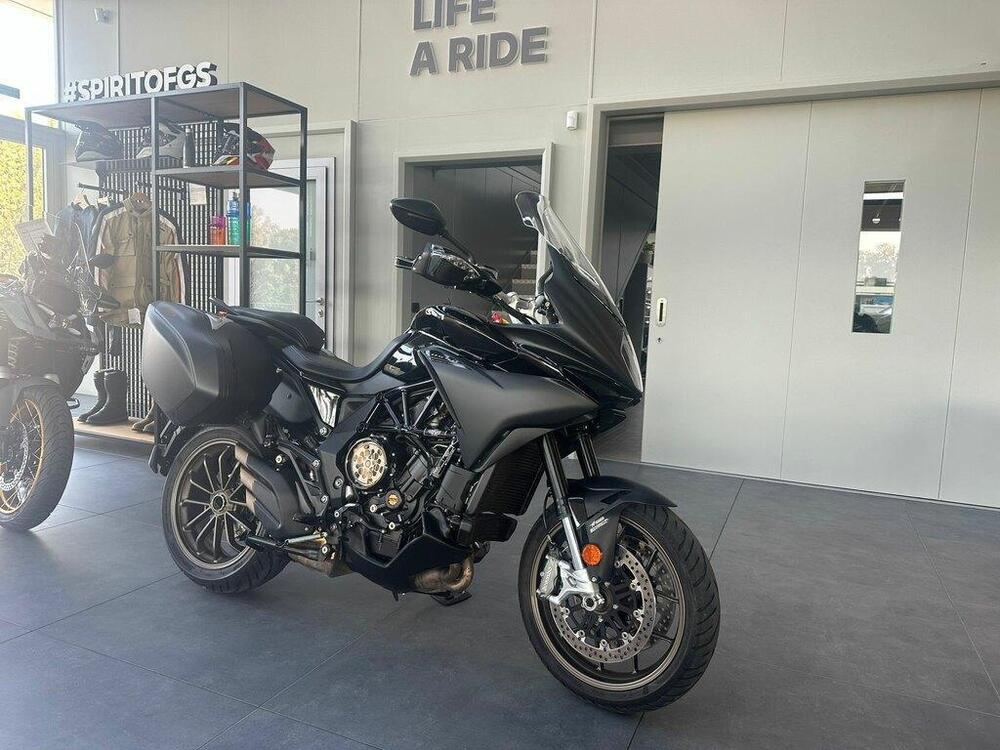 MV Agusta Turismo Veloce 800 Lusso (2021 - 23) (2)