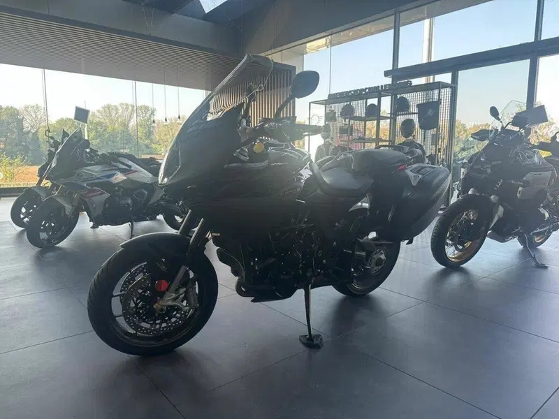 MV Agusta Turismo Veloce 800 Lusso (2021 - 23) (6)