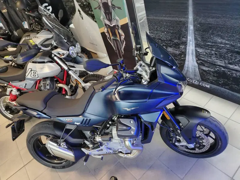 Moto Guzzi V100 Mandello (2025 - 26) (6)