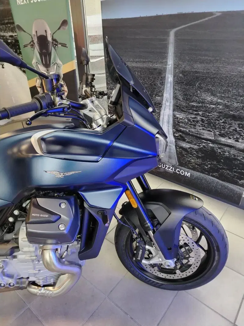 Moto Guzzi V100 Mandello (2025 - 26) (7)