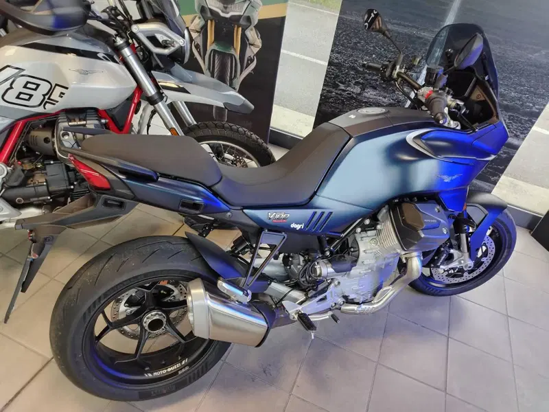 Moto Guzzi V100 Mandello (2025 - 26) (8)