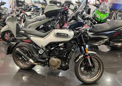 Husqvarna Svartpilen 401 (2021 - 23) usata