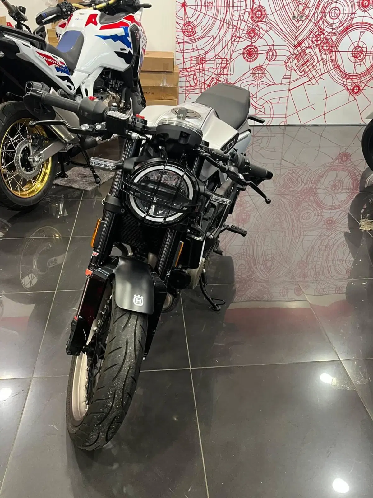 Husqvarna Svartpilen 401 (2021 - 23) (2)