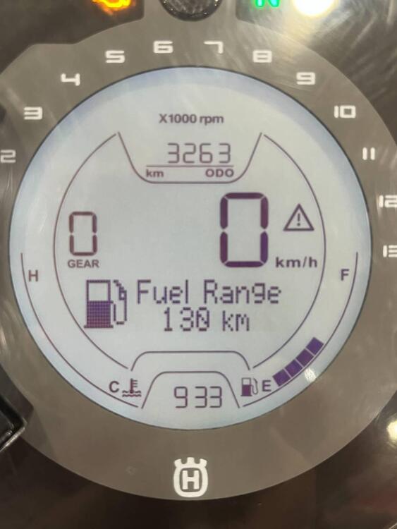 Husqvarna Svartpilen 401 (2021 - 23) (5)