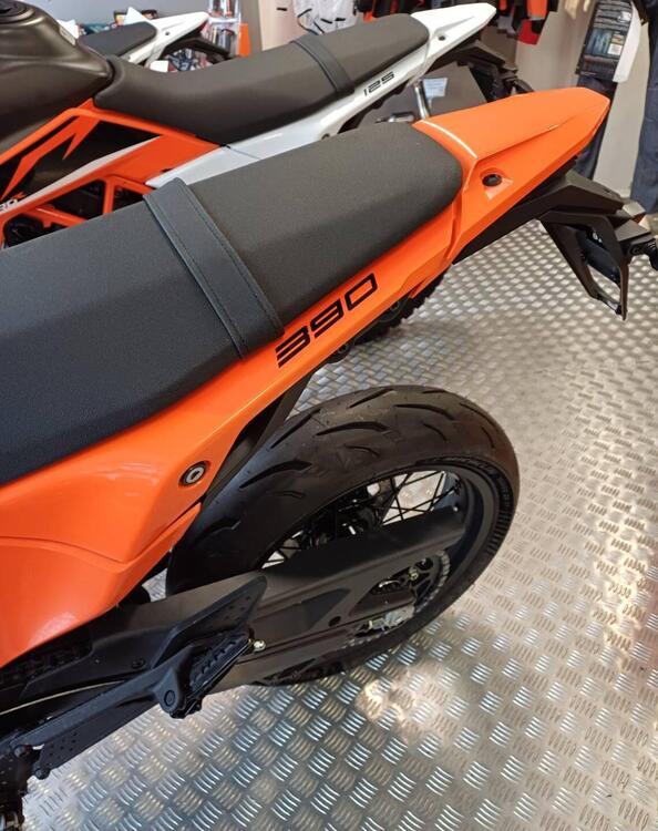 KTM 390 SMC R (2025 - 26) (2)