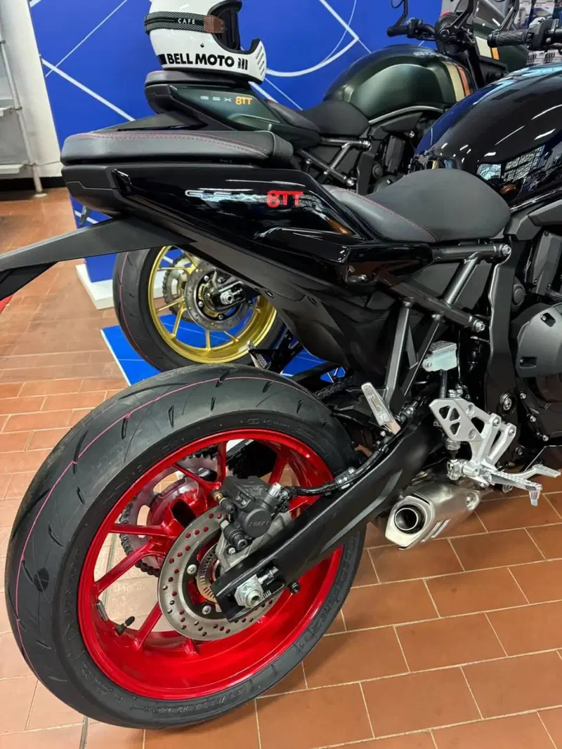 Suzuki GSX-8TT (2025 - 26) (15)