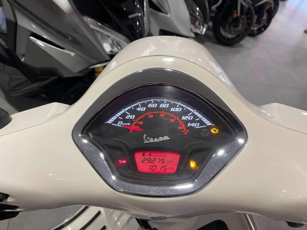 Vespa GTS 300 Super Sport (2017 - 19) (2)